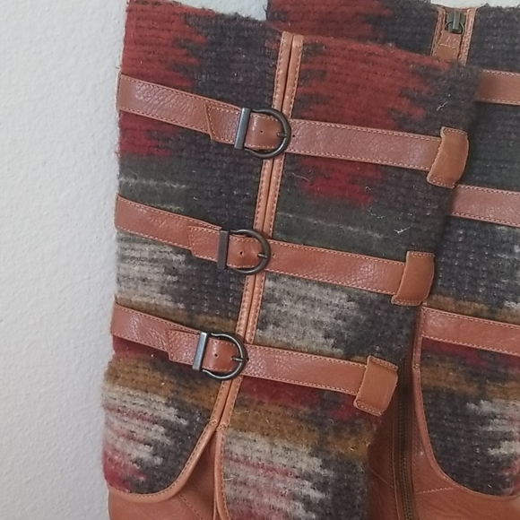 Vogue Leather and Wool Platform Boots - Picture 2 of 4